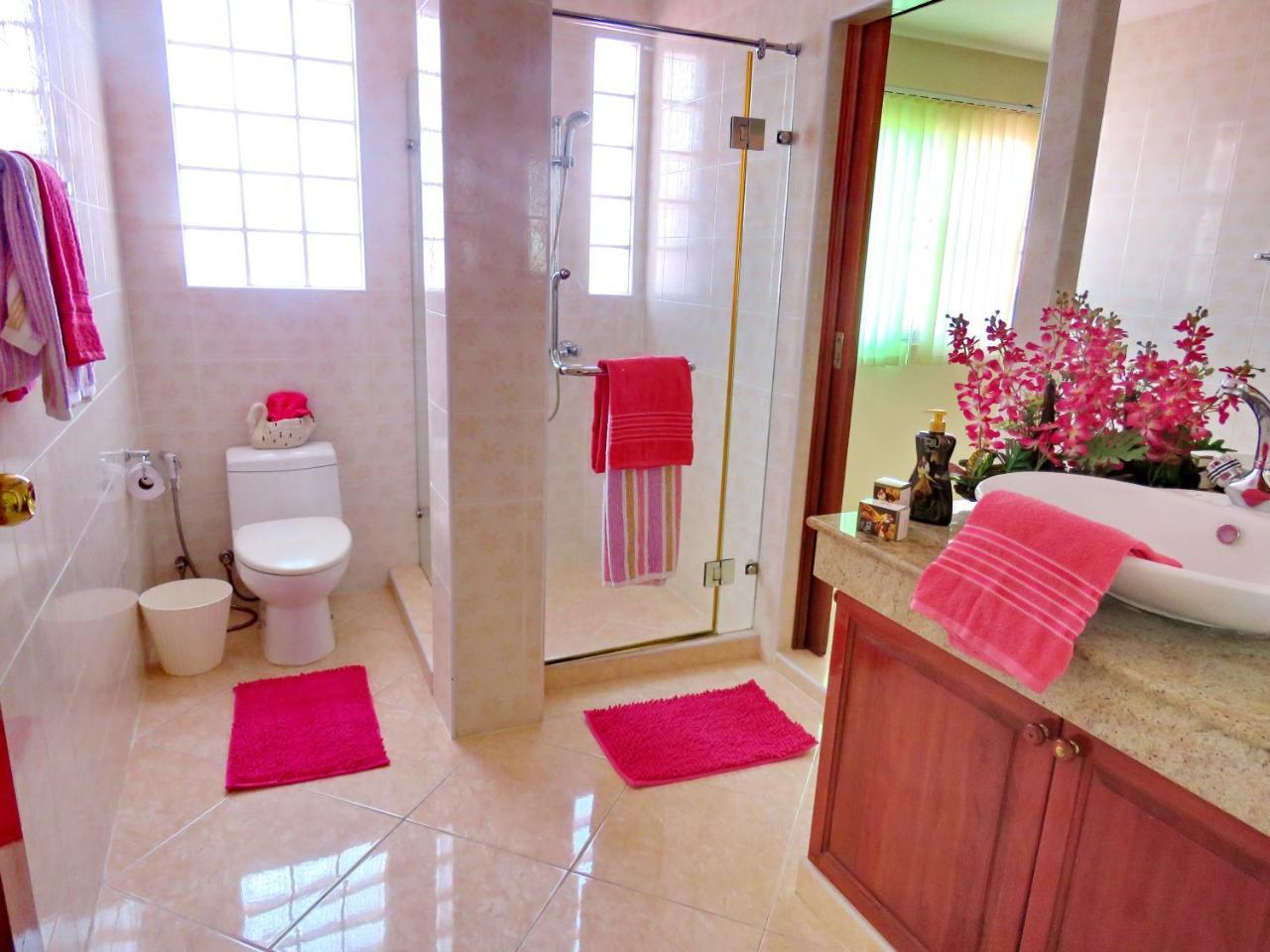 Butterfly Garden Boutique Residences Large Luxury Apts And Villas A Lifetsyle Destination By Neang, Everything You Need All Right Here 1-3 Bedrooms 110 To 190 Sq Mtrs, 2 Full Bathrooms, Rain Shower, Spa Bath, Bbq, Free Wifi, Staff 24-7, Close To Beac باتايا المظهر الخارجي الصورة