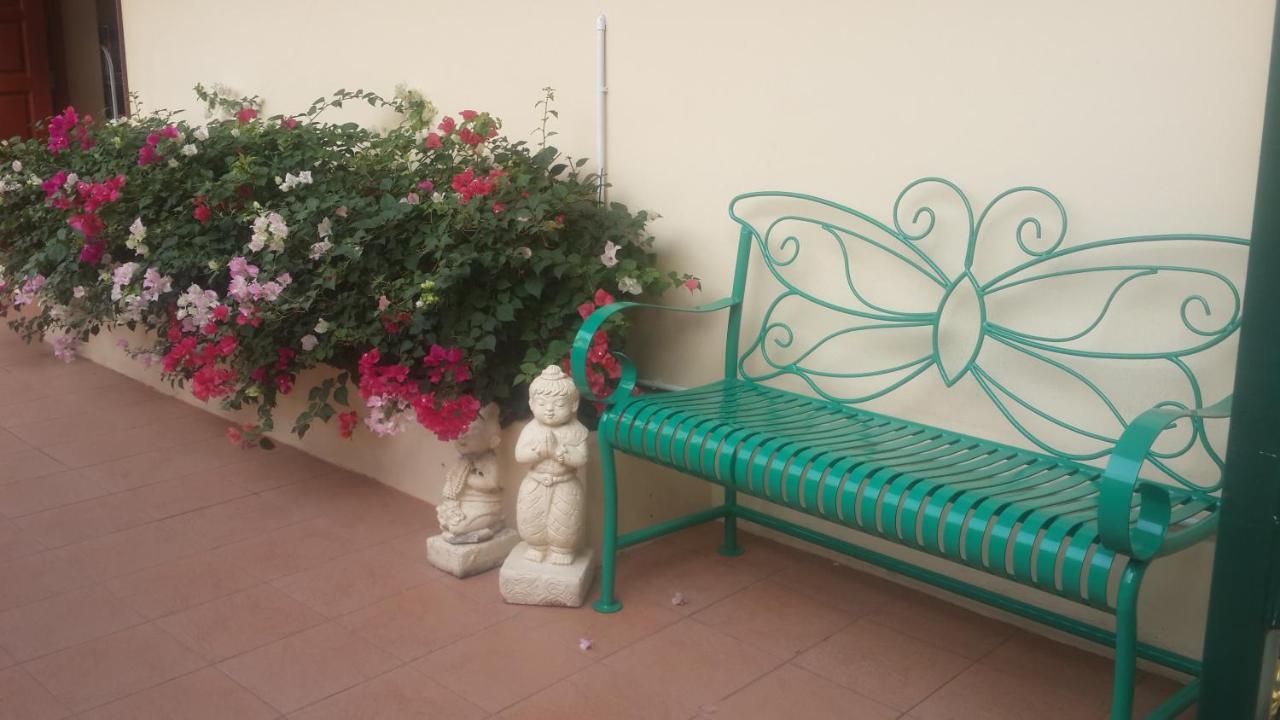 Butterfly Garden Boutique Residences Large Luxury Apts And Villas A Lifetsyle Destination By Neang, Everything You Need All Right Here 1-3 Bedrooms 110 To 190 Sq Mtrs, 2 Full Bathrooms, Rain Shower, Spa Bath, Bbq, Free Wifi, Staff 24-7, Close To Beac باتايا المظهر الخارجي الصورة